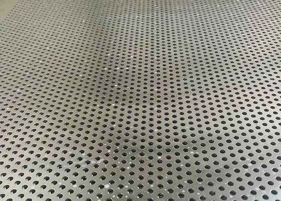 Bina Cepheleri, İç Dekorasyon, Tavanlar, Bölme Duvarlar İçin Yuvarlak Delikli Delikli Sac