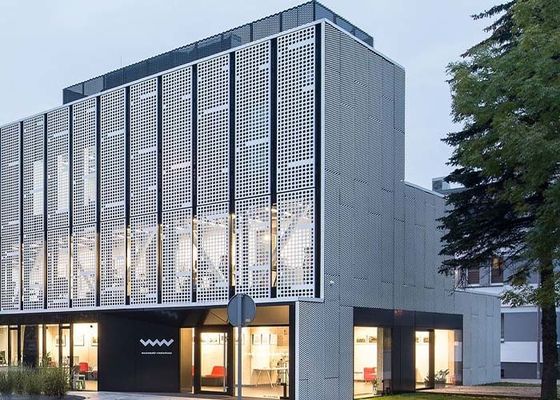 Mimari Cephe Tasarımı için Delikli Metal Yapı Cephesi işlev ve estetiğin birleşimi