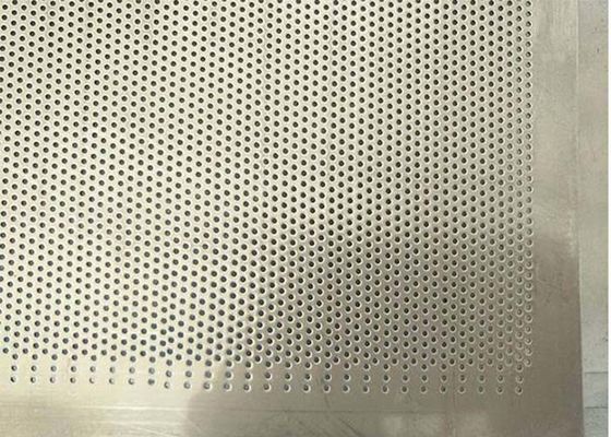 CNC Delme Makinesi ile Yapılan Mikro Delik Delikli Metal Yüksek Hız, İnce Hassasiyet ve Küçük Delikler