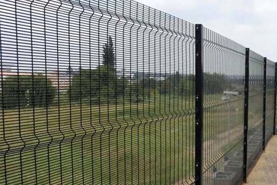 60 × 60 mm Sıkıştırılmış 358 Güvenlik Çitleri Yatay V şeklinde kirişler