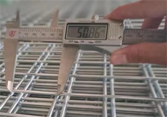 12 Ölçüm 1 4 Inç Kaynaklı Tel Ağı Sıcak Daldırılmış Galvanize Yüksek Çekim Gücü