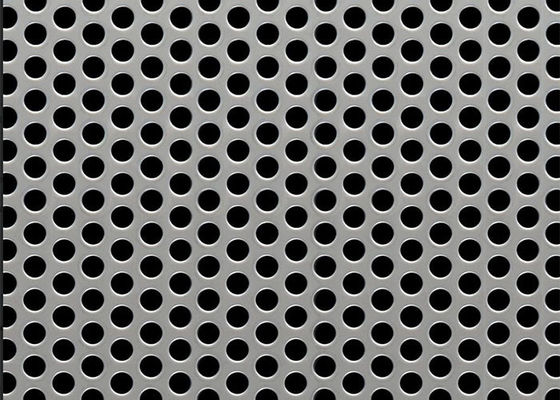 Merkezi Perforasyonlu Metal Yapraklar ASTM B209 Standart Çeşitli Malzemeler Açık Alanlar 5% - 79%
