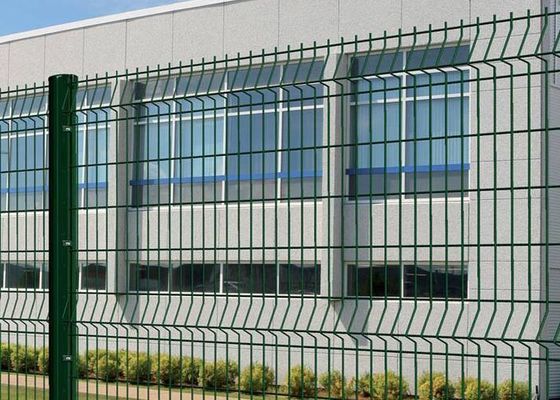 Sıcak Dip Galvanizli 50×200mm 3D Güvenlik Çit kare direği ile 4mm çaplı tel