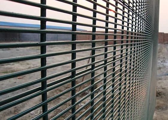 Siyah 358 Yükselme Karşıtı Sert Ağı Daha Yüksek Güç İçin Galvanize Çit